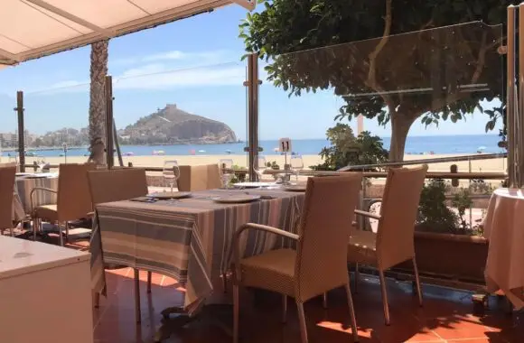 ElFaro Aguilas Costa de Almeria restos restaurantes resto playa