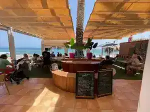 Cosmo Beach Club Mojacar - Restaurant - Bar - Tapas – Art – Almeria – www.Pulpi.eu – Costa de Almeria – www.restos.li - Julia