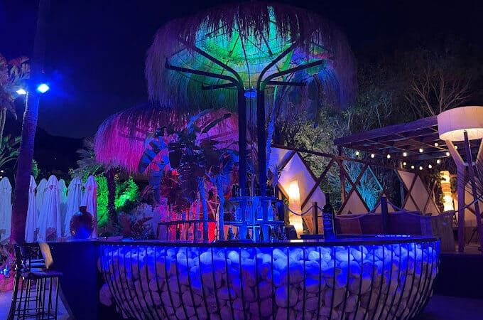 Lua mojaca beach chiringuito bar de plage lua mojacar restaurant & beach club–costa de almeria–bar light