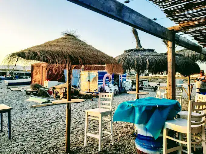 chiringuito Chiri Bus Cabo de Gata Costa de Almeria Restaurantes restos restaurant Pulpi.eu playa