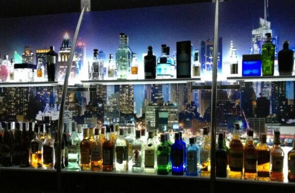 Manhattan bar cocktails