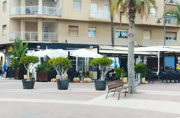 La Farola Mazarron restos.li Costa de Almeria restos restaurantes plaza