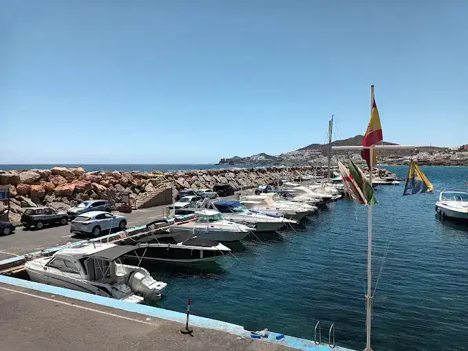 Botavara San Jose Costa de Almeria restos piscine puerto