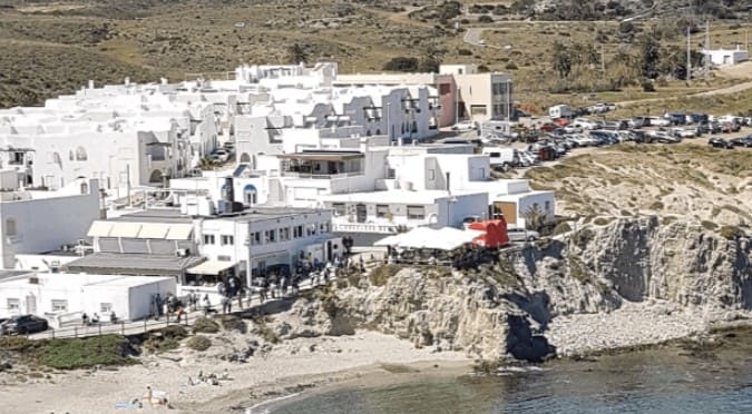 La Ola Isleta del Moro Cabo de Gata Nijar restos restaurantes city