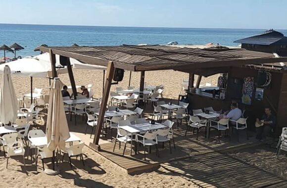 Chiringuito Kiosque Bahia San Juan de Los Terreros Costa de Almeria Resto restaurante bar playa beach