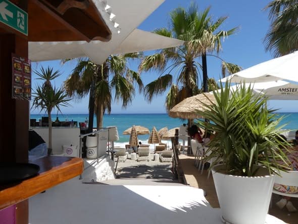 Maui Garrucha Playa beach restos bar