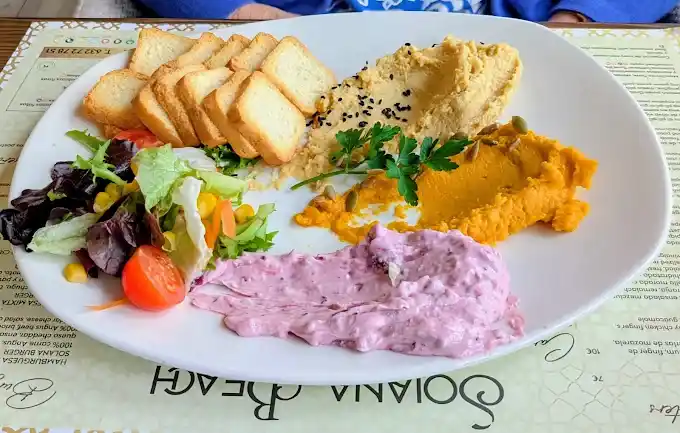 Solana Beach Mojacar Costa de Almeria restos restaurantes salad