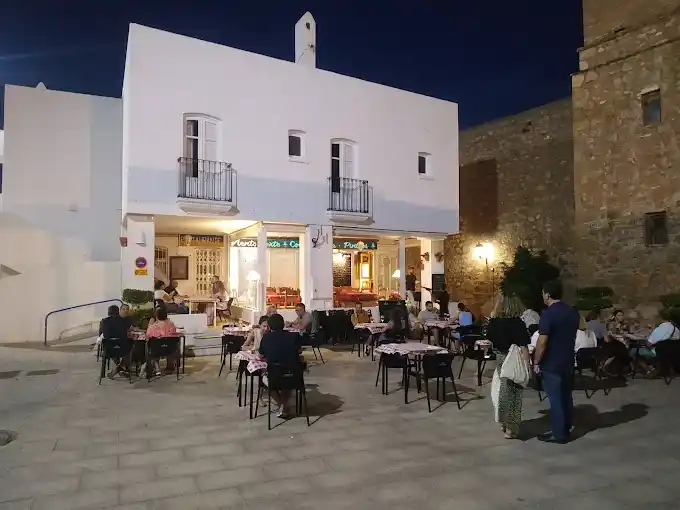 Viento Norte Mojacar Costa de Almeria restos restaurantes plaza