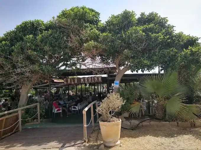 chiringuito Cala Marina Mojacar Costa de Almeria restos restaurantes