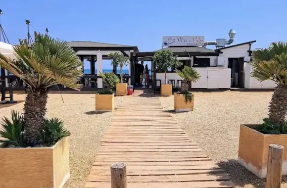 chiringuito Mar de Pulpi Terreros Costa de Almeria restos restaurantes playa Mdp