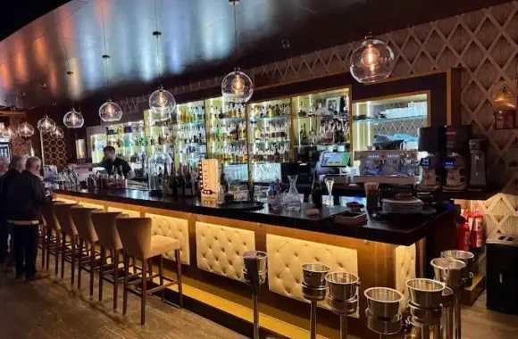 Browns Cocktail and Gastro Bar Alicante Restos restaurantes cocktails bar