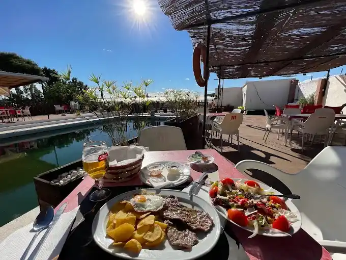 La Font de Sant Lluis Valencia restos restaurantes piscine diner