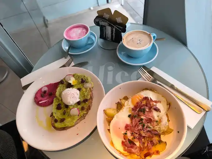 Alice coffee Valencia Alicante Sudeste de Espana restaurante restos toast