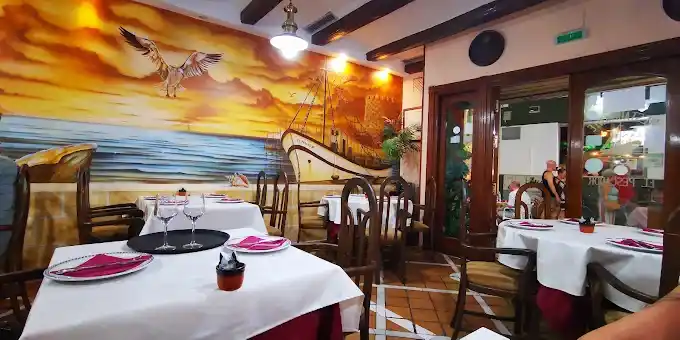 El Pescador Torrevieja Alicante Sudeste de Espana restaurante restos interior