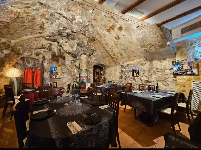 La Cova by Santamaria Valencia restos restaurantes grotte