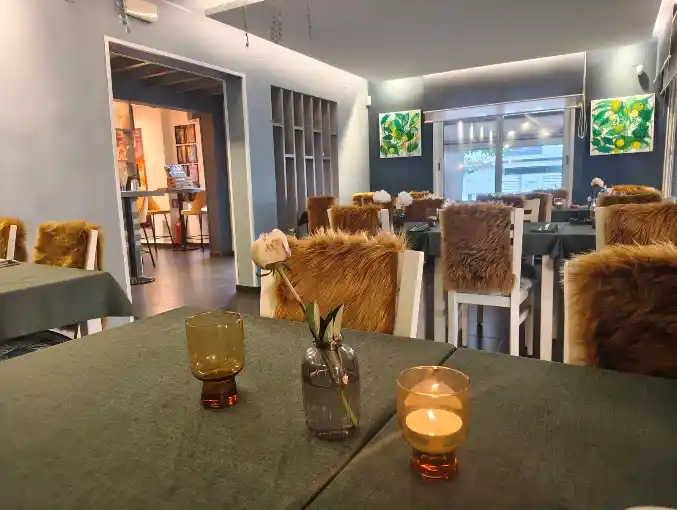 Mundo Pequeno Torrevieja Alicante restos restaurantes salle