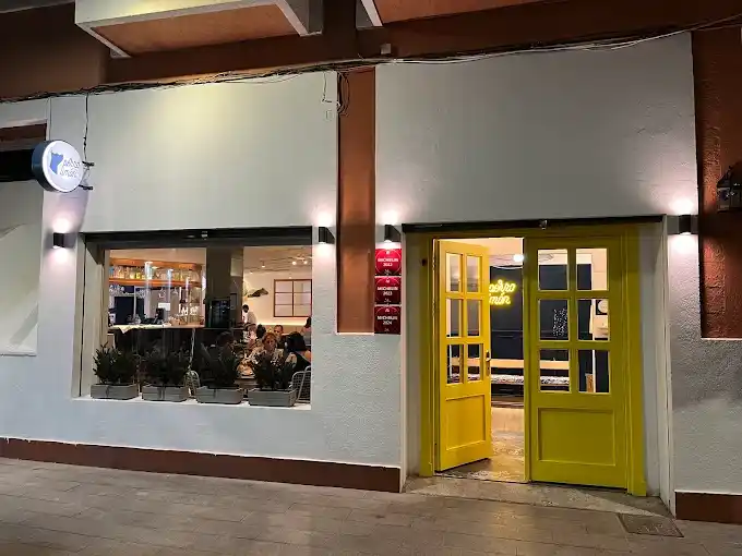 Perro Limon Murcia restos restaurantes street