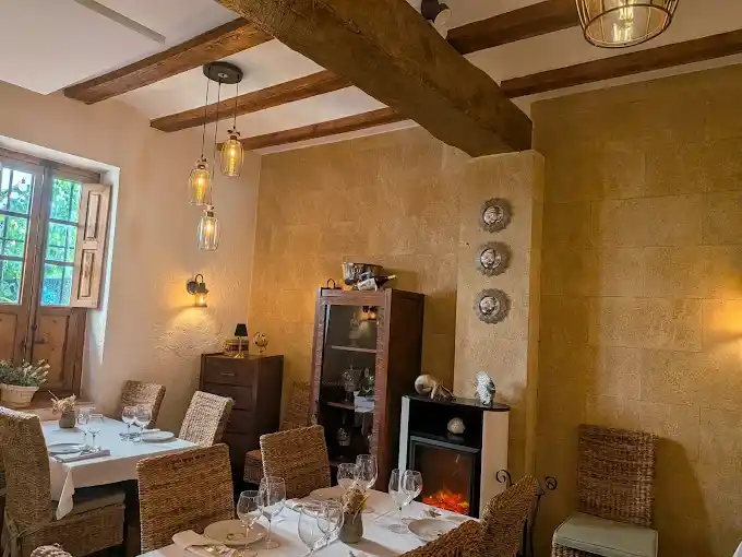 El Asador de Mikkonos Valencia Sudeste de Espana restaurante restos fuego