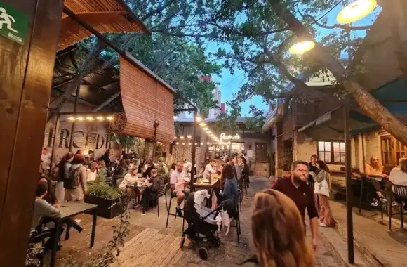 Mercader Cabanyal Valencia Sudeste de Espana restaurante restos ambiances