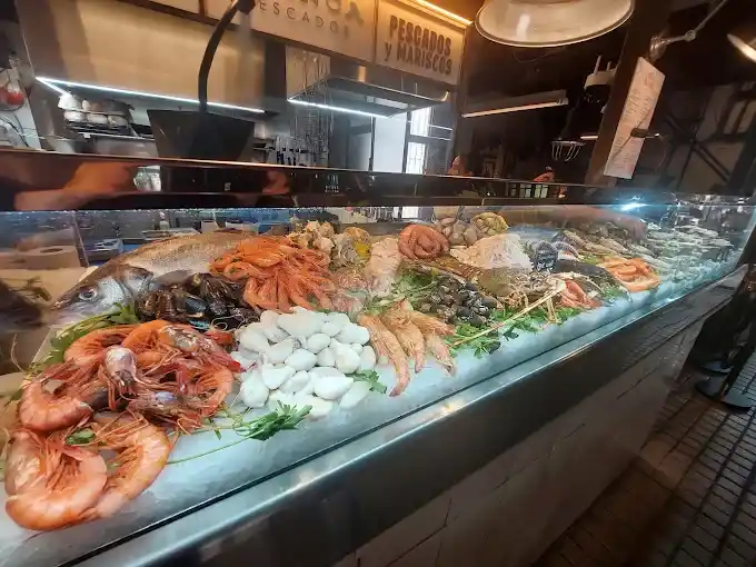Mercader Cabanyal Valencia Sudeste de Espana restaurante restos vitrine