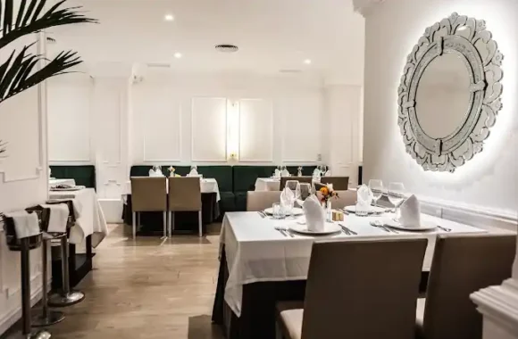 Nou Gourmet Valencia este de Espana restaurante restos tables