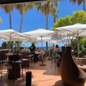 Lua mojaca beach chiringuito bar de plage lua mojacar restaurant & beach club–costa de almeria–www.pulpi.eu terraza